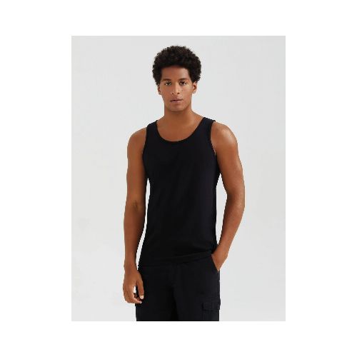 MUSCULOSA BÁSICA MASCULINA - NEGRO — Hering