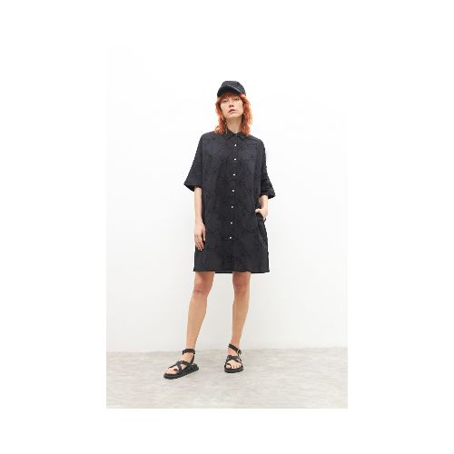 Vestido camisero bordado - negro