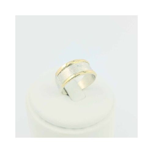 Anillo de plata 925 con double de oro 18k.