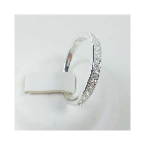 Anillo de plata 925 con circonia. Modelo MEDIO SIN FIN.