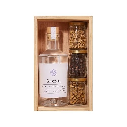 GIN ARTESANAL SACRO 500 ML EN CAJA CON BOTANICOS