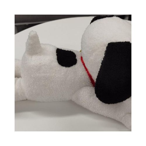 Peluche Snoopy acostado