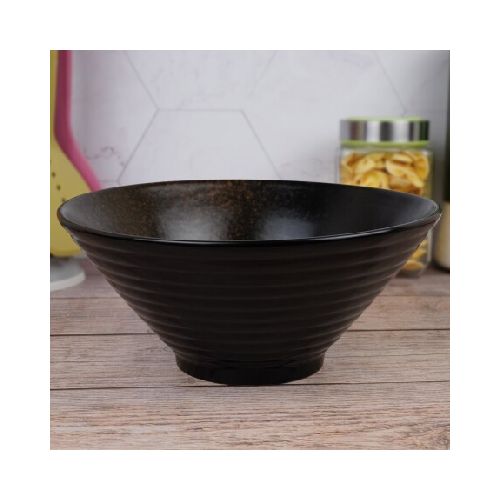 Bowl cónico de cerámica labrado